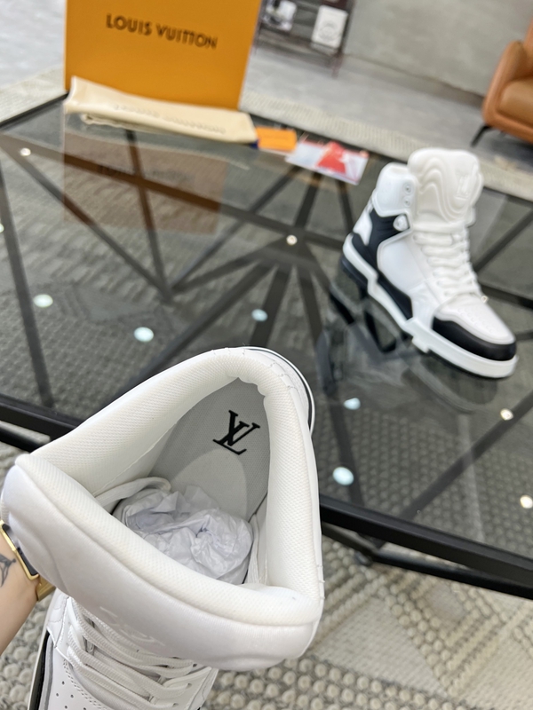 ルイヴィトン靴背面デザイン